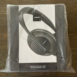 Bose Noise Cancelling Wireless Headphones 700